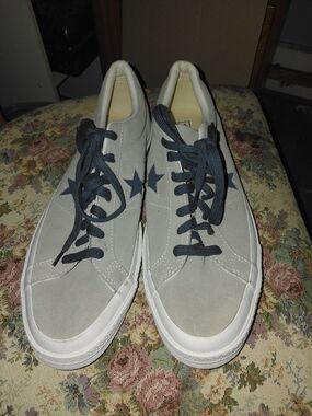 Converse Men's Gray Suede Sneakers with Navy Star and Laces